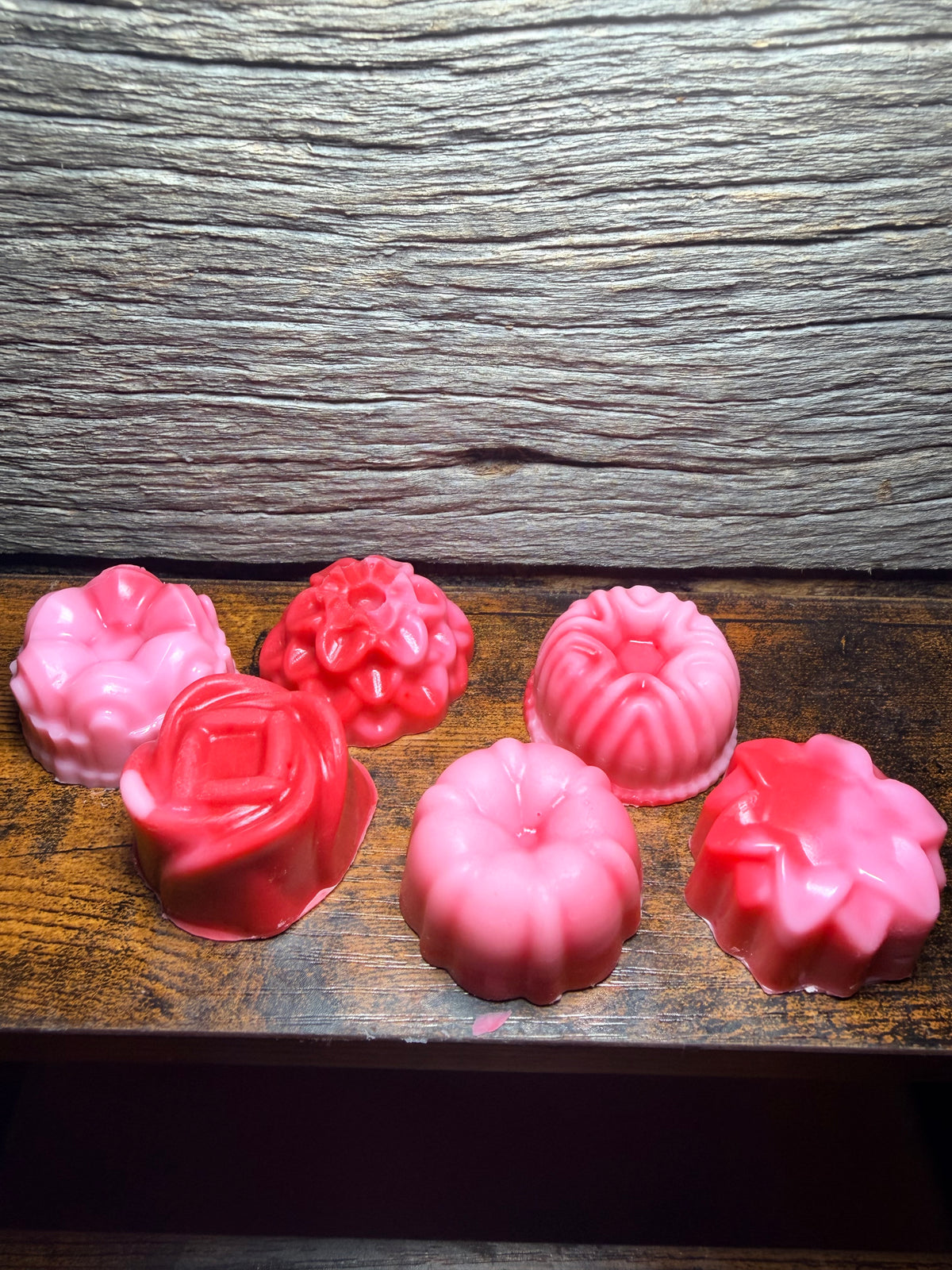 Hand-Poured Wax Melts – Long-Lasting, Highly Scented