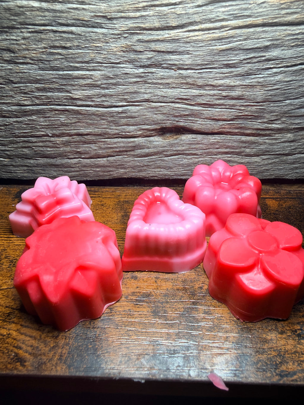 Hand-Poured Wax Melts – Long-Lasting, Highly Scented