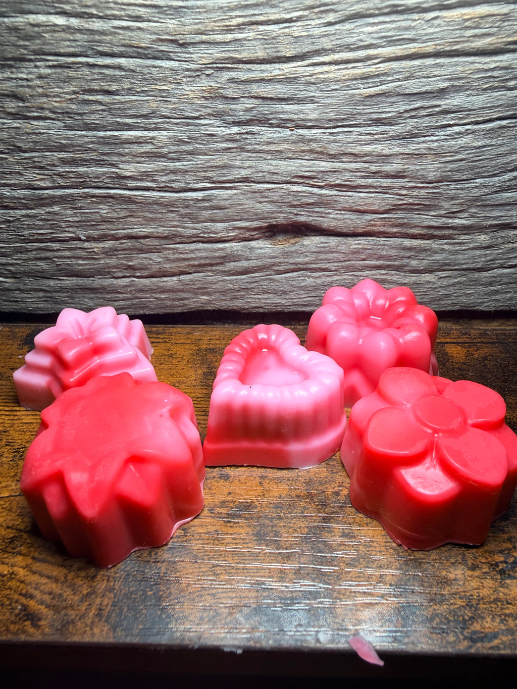Hand-Poured Wax Melts – Long-Lasting, Highly Scented