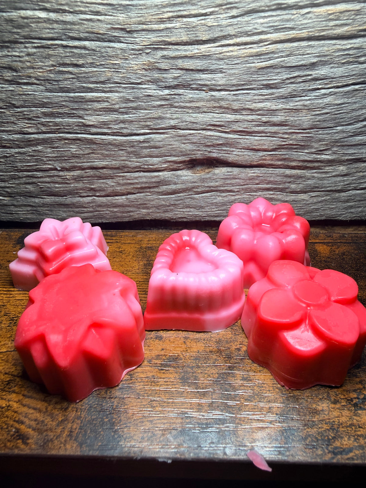 Hand-Poured Wax Melts – Long-Lasting, Highly Scented