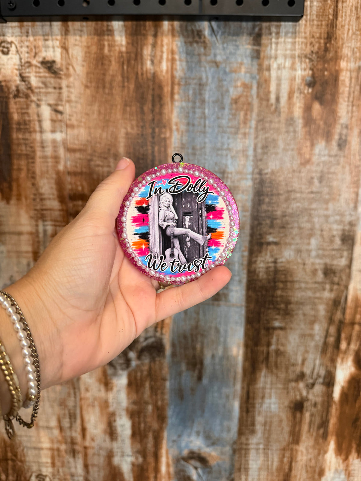 In Dolly We Trust Car Freshie – Driftwood & Hide