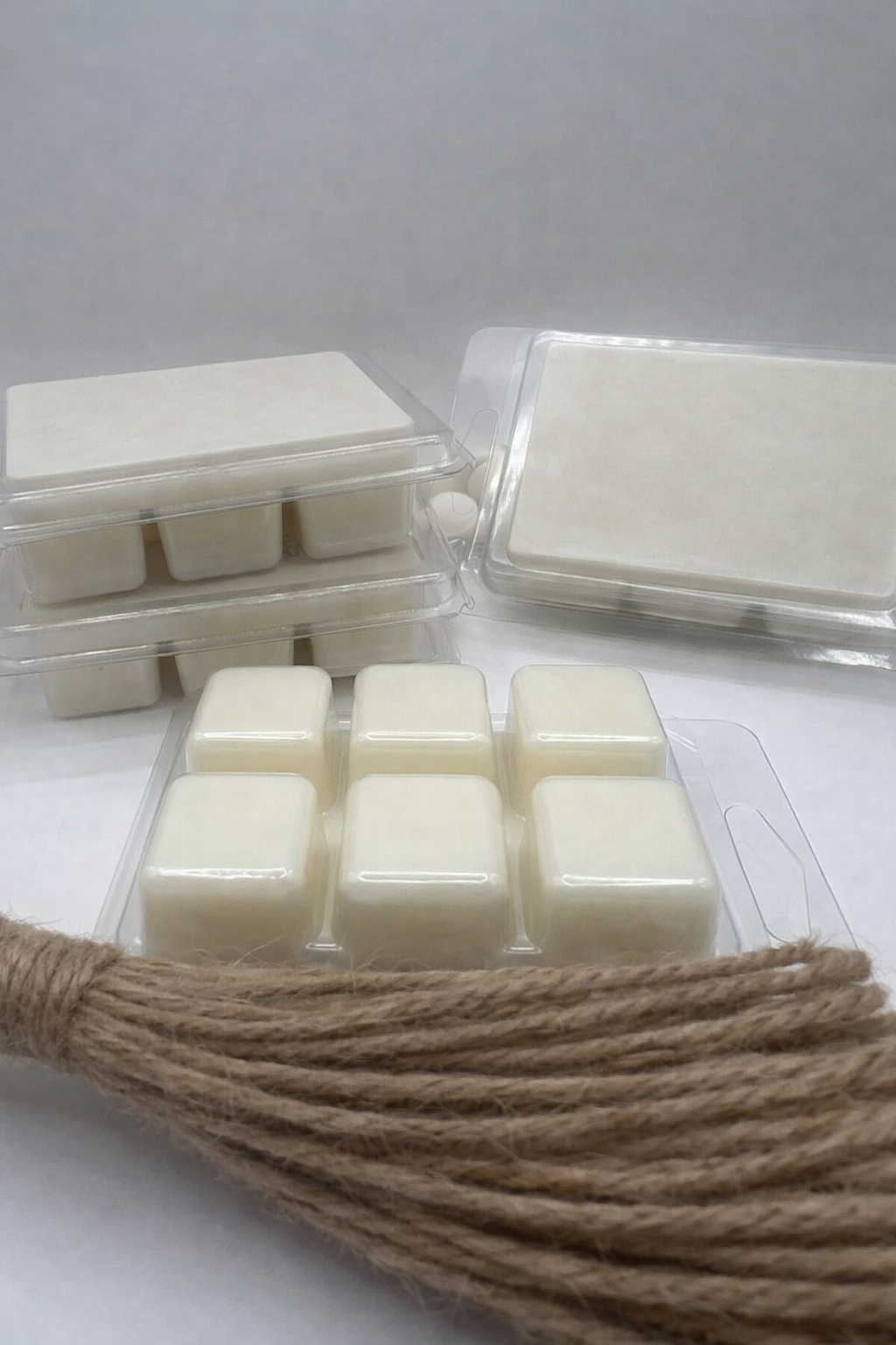 Wax Melt Clamshell – Cozy & Highly Scented